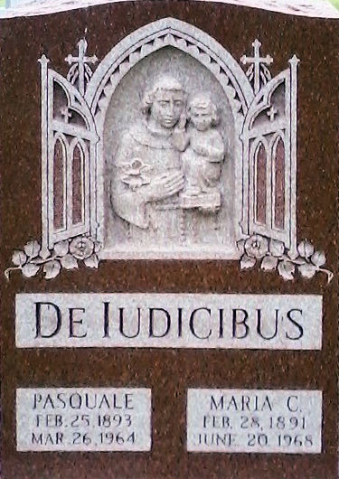 Lapide funeraria di Pasquale De Iudicibus e Maria C.