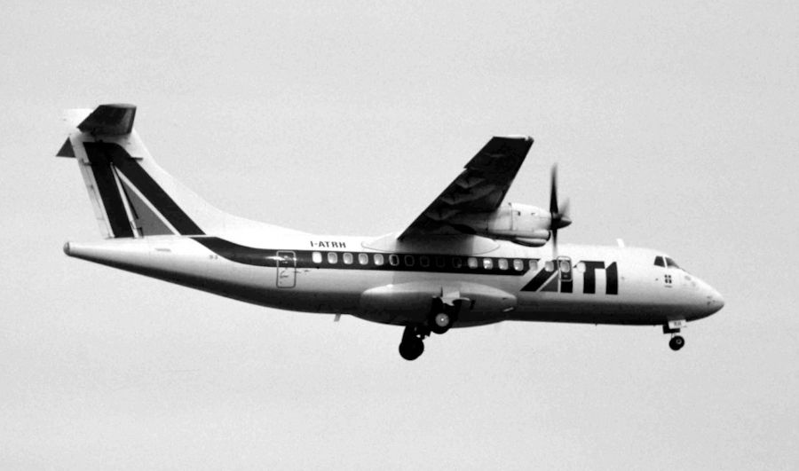 L’ATR 42-312 I-ATRH in volo