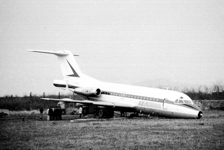 Il Fokker F-28 Fellowship 1000 I-TIDA dopo l’incidente