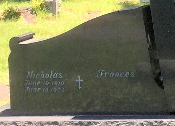 Lapide funeraria di Nicholas Deiudicibus e Frances